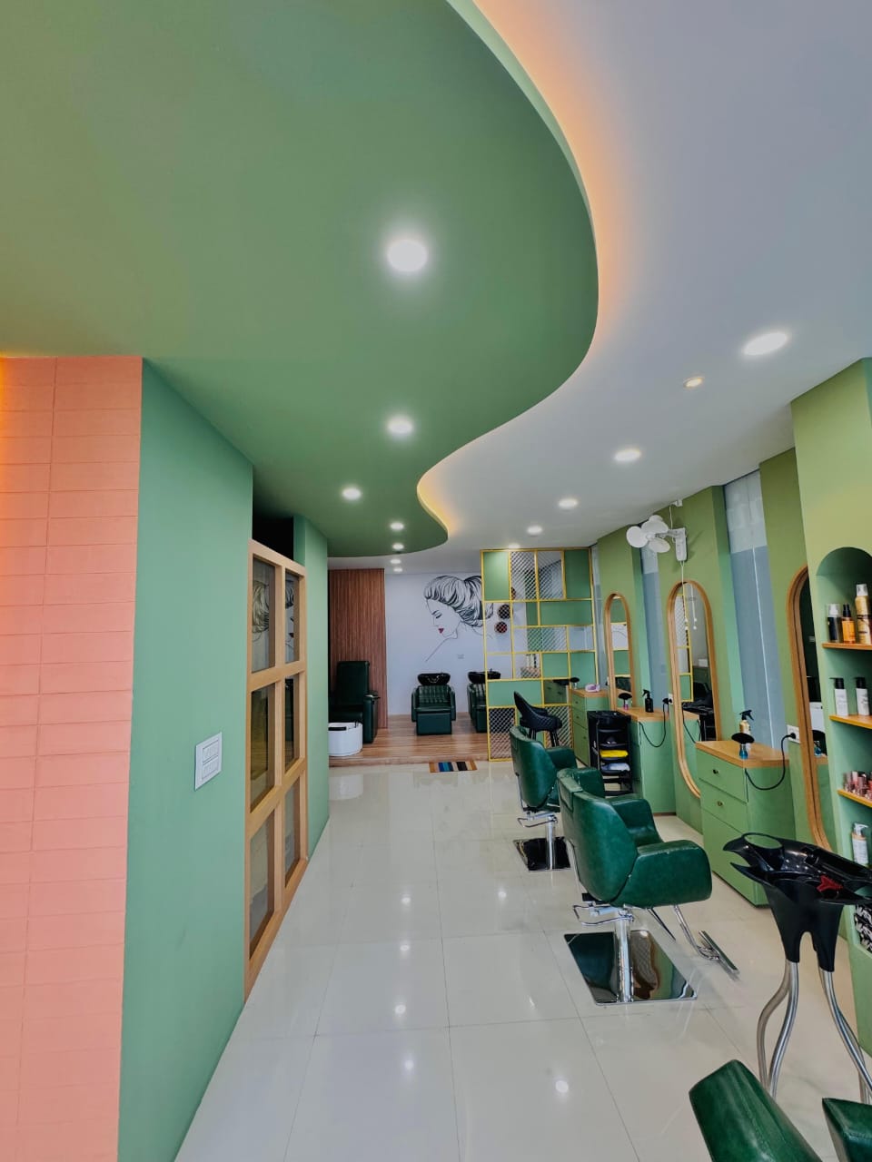 Marrakesh Family Salon